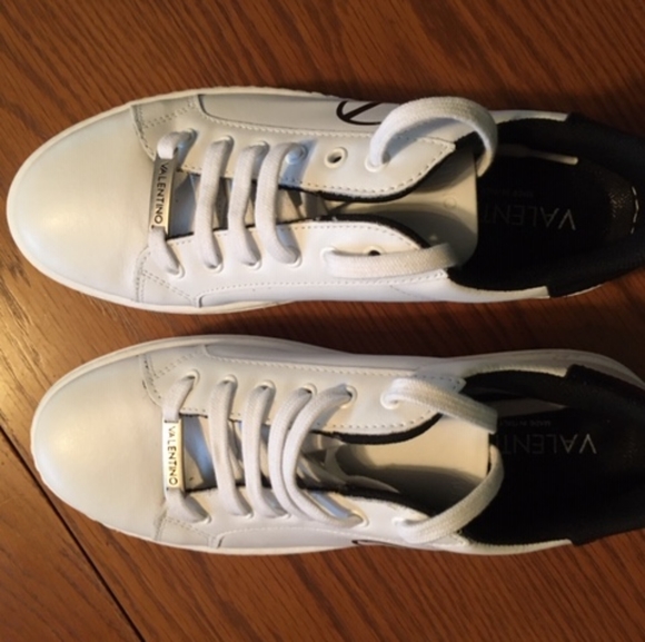 Valentino, 8.5, white & black - Picture 2 of 5
